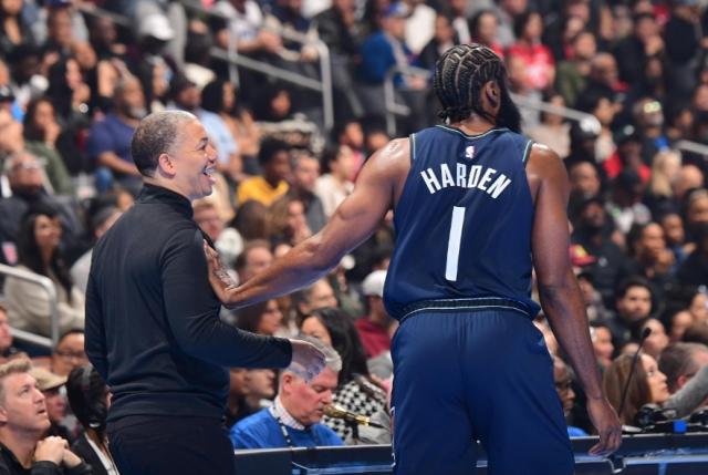 体育赛事直播-场均出手数腰斩！原来“禁欲流”哈登更适合快艇