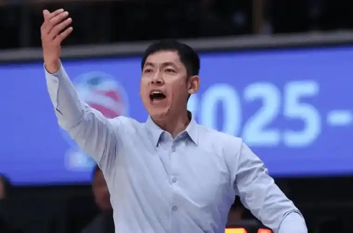 体育赛事直播-无缘季后赛，张庆鹏下课？现身回应，官宣决定，谁注意他的表态|北控男篮|男篮|宁波男篮|广州男篮|北控_新浪体育_新浪新闻